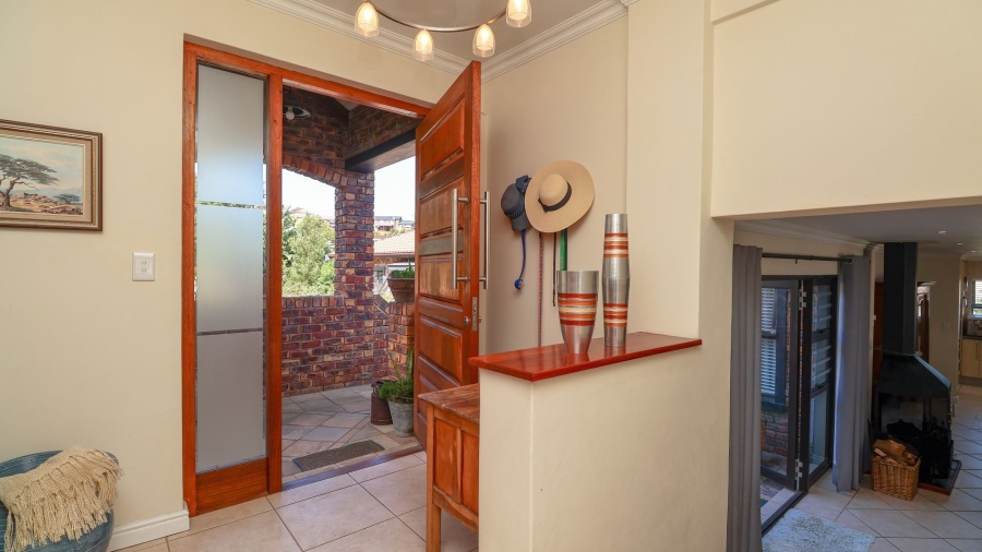 5 Bedroom Property for Sale in Knysna Heights Western Cape